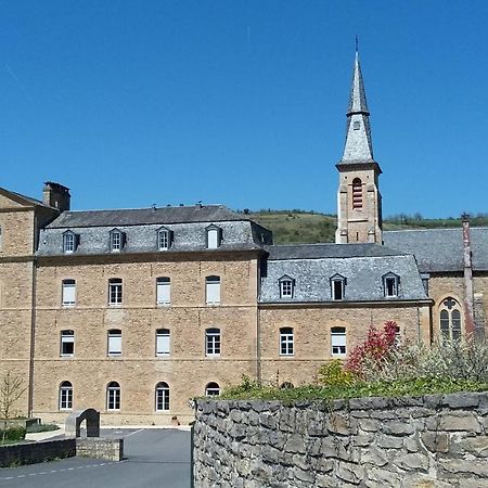 Accueil Du Couvent De Malet Hotel Saint-Côme-dʼOlt Kültér fotó