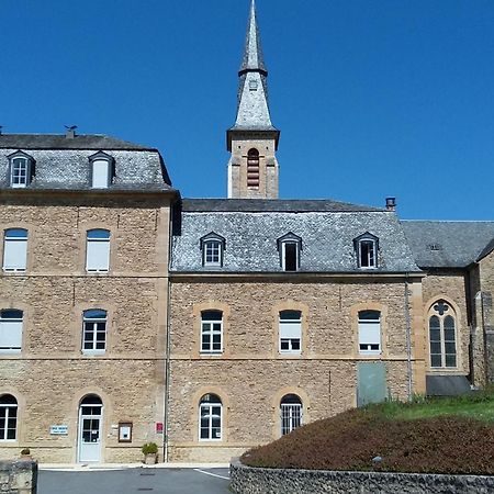 Accueil Du Couvent De Malet Hotel Saint-Côme-dʼOlt Kültér fotó