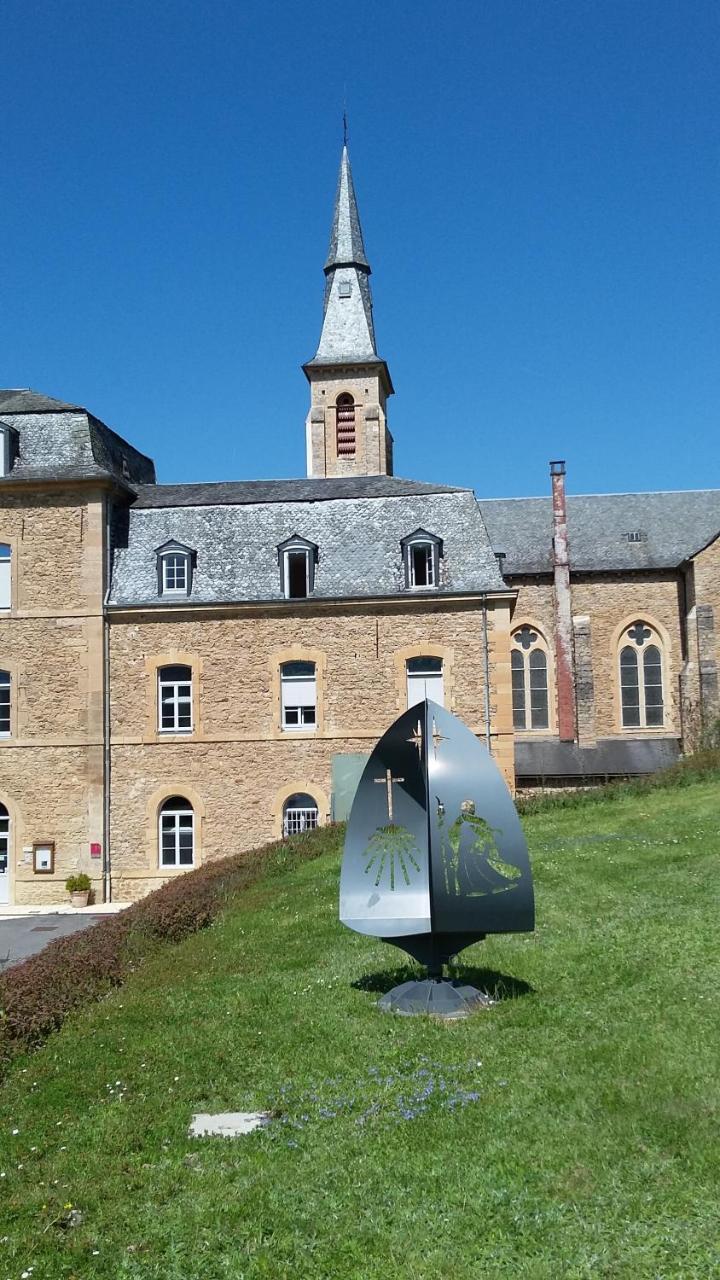 Accueil Du Couvent De Malet Hotel Saint-Côme-dʼOlt Kültér fotó