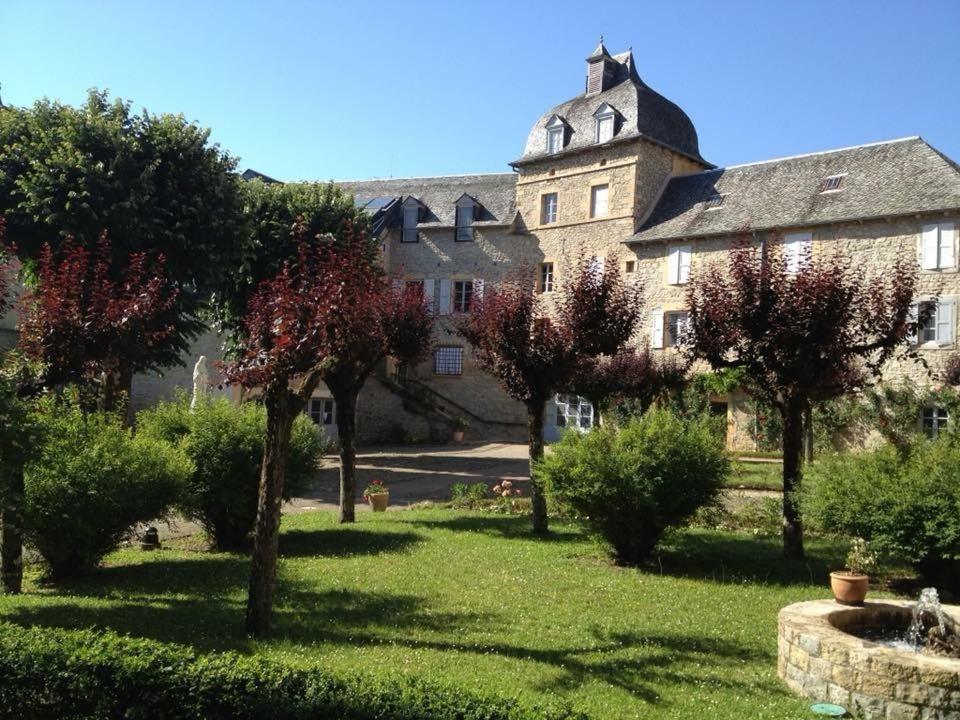 Accueil Du Couvent De Malet Hotel Saint-Côme-dʼOlt Kültér fotó